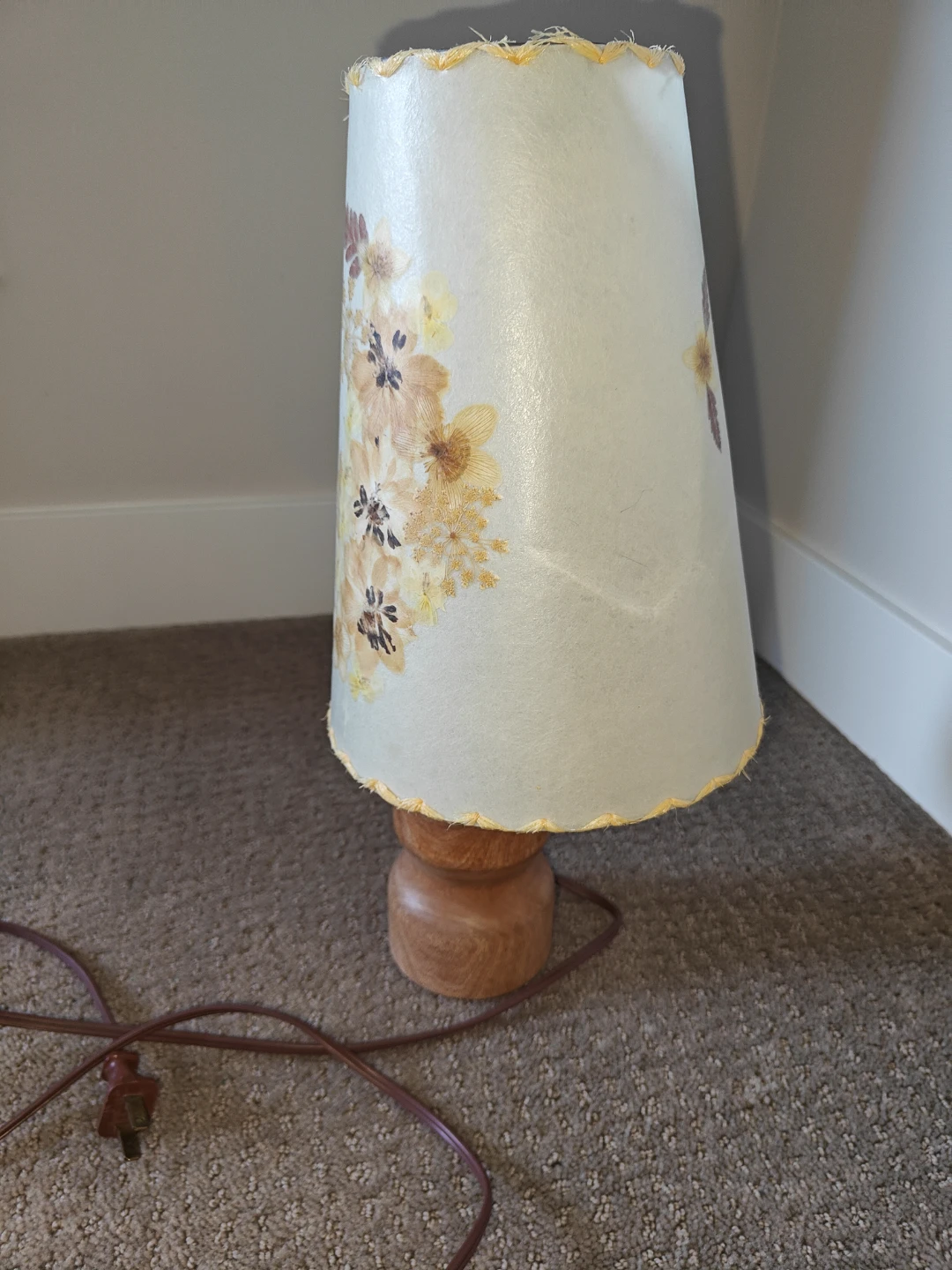 Vintage Dornbusch Pressed Leaf Shade & Wooden Table Lamp - photo 4