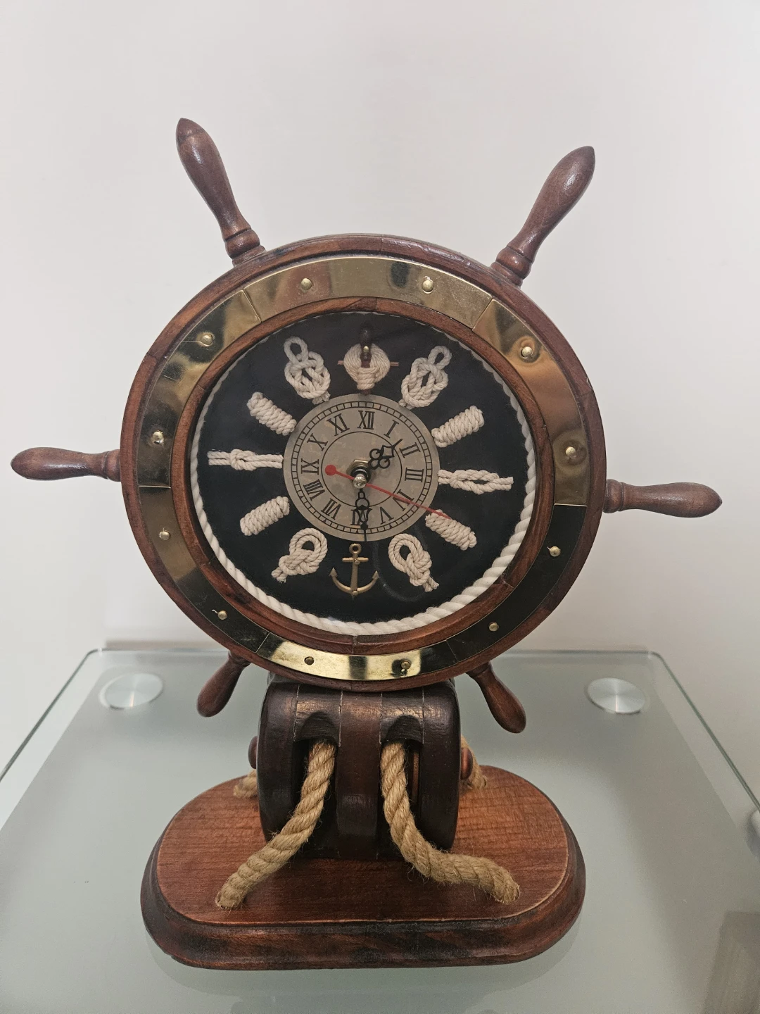 🛋️  Nautical Ship Wheel Clock