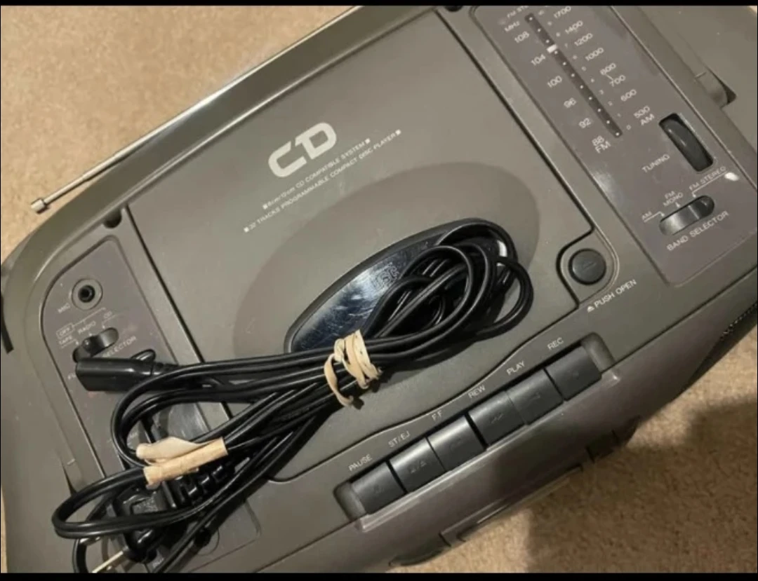 GoldStar CD Radio Cassette Recorder Boombox