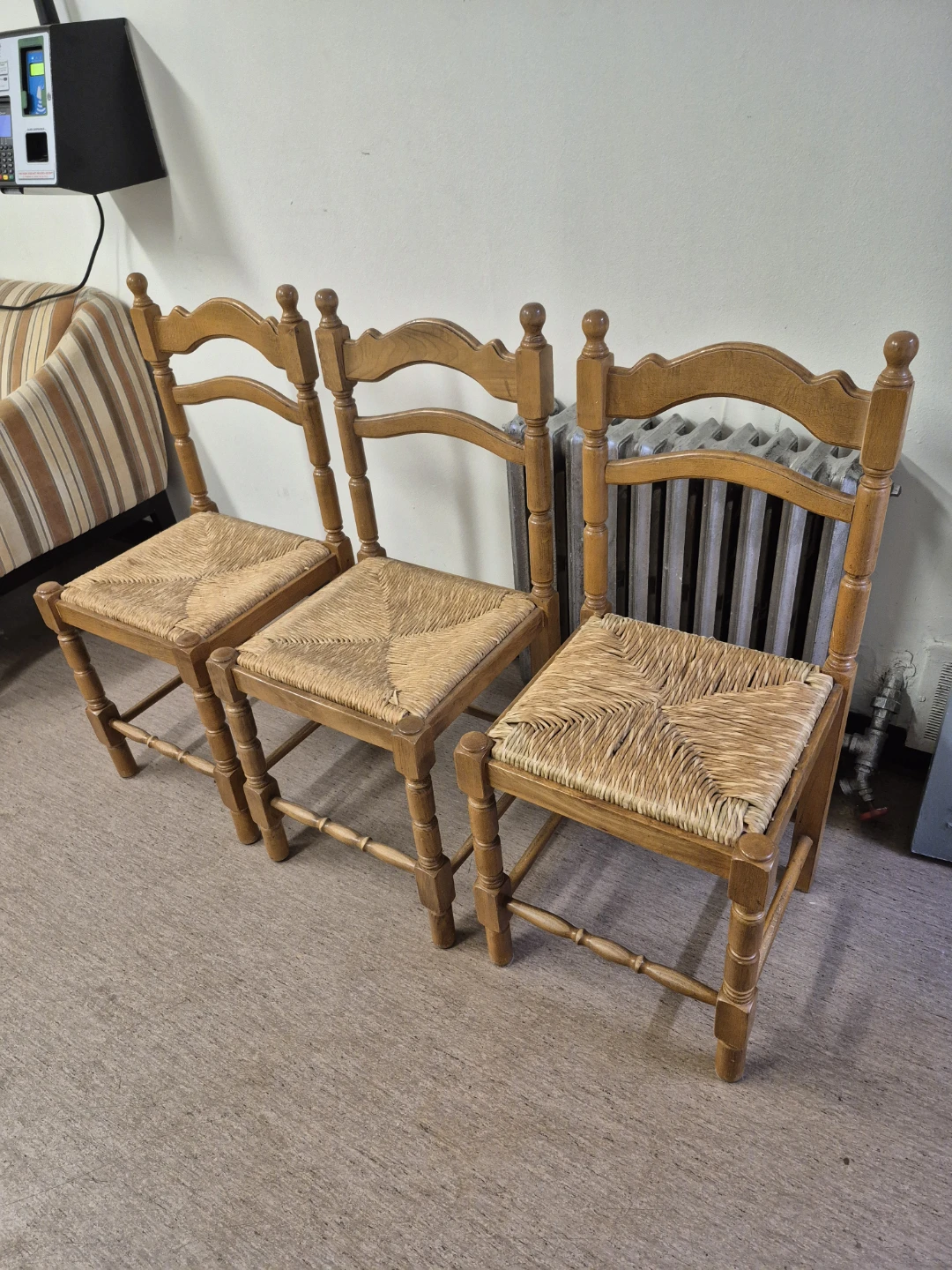 Set of 3 Wooden Chairs with Woven Seats - photo 3