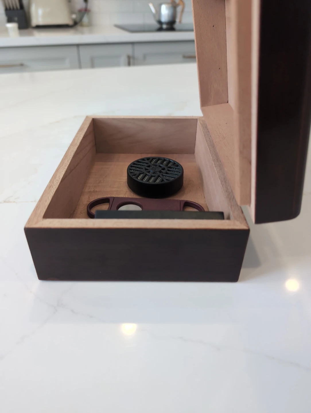 Wooden Cigar Humidor Box with Cutter, Humidifier, and Hygrometer - photo 5