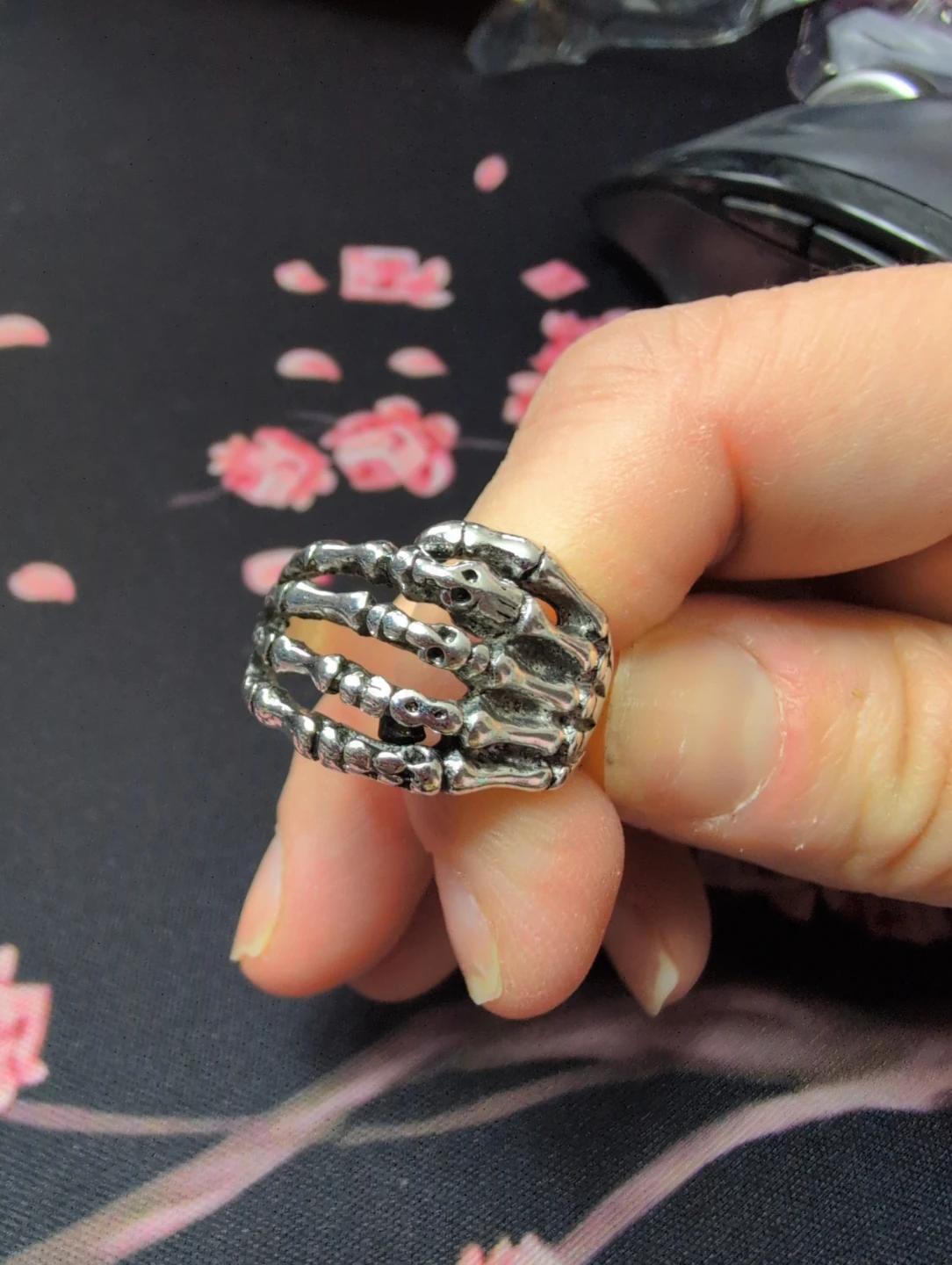 Skeleton Hand Ring - photo 2