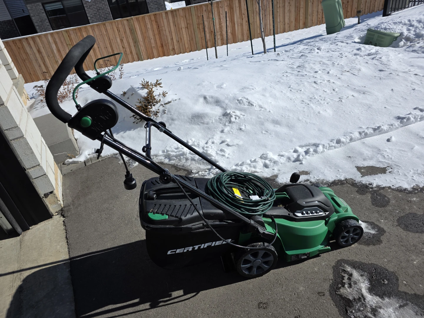 Certified Electric Lawn Mower with extension cable - photo 3