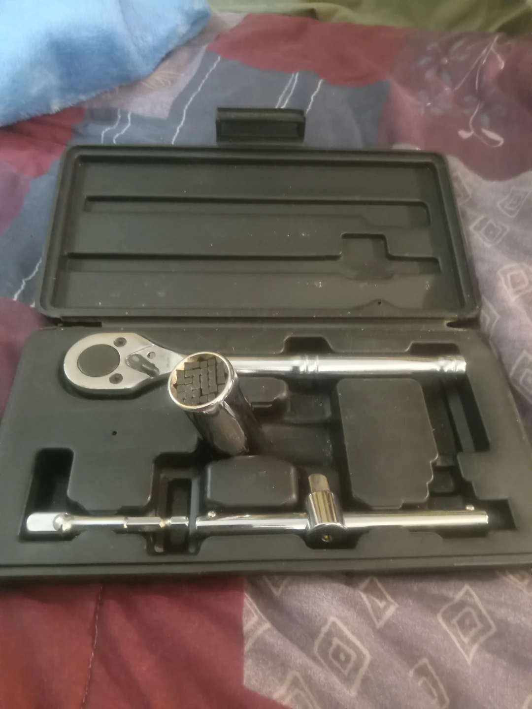 Ratchet Socket Wrench Set in Case