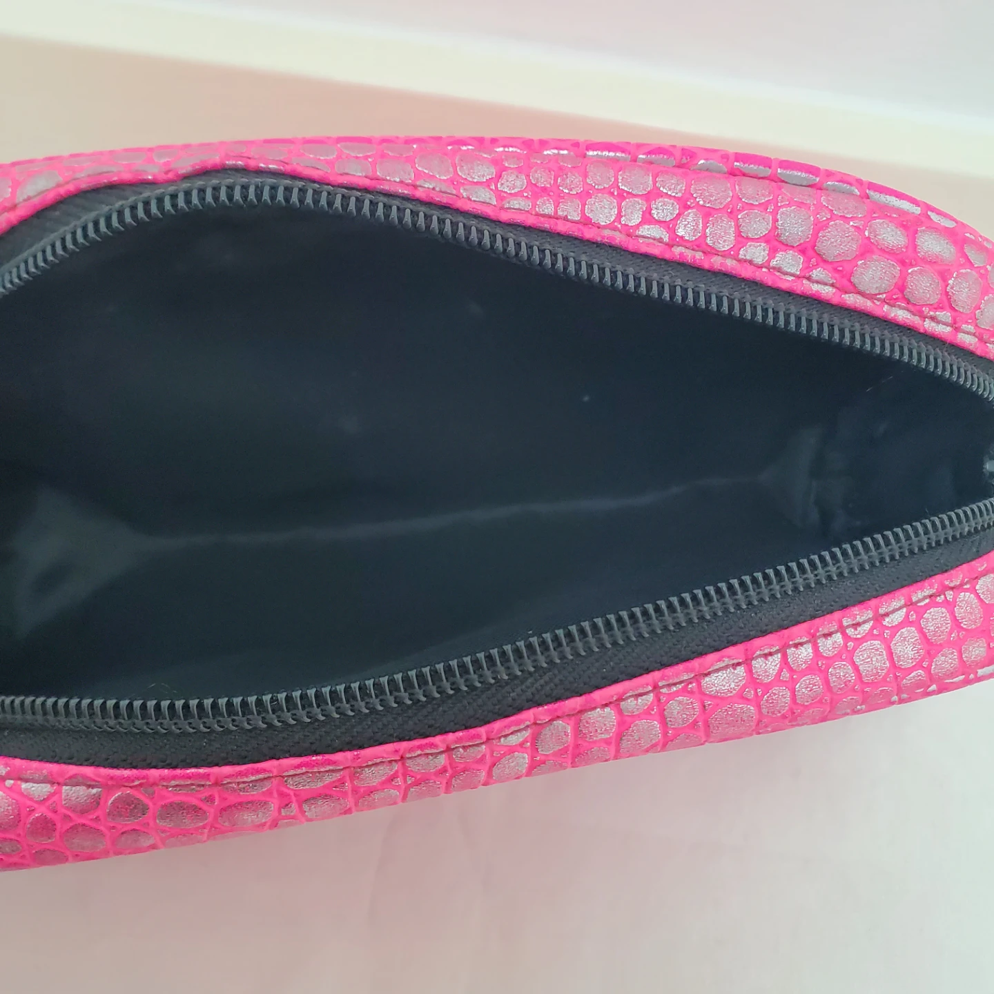 Techgear Pink & Silver Crocodile Print Pouch - photo 4