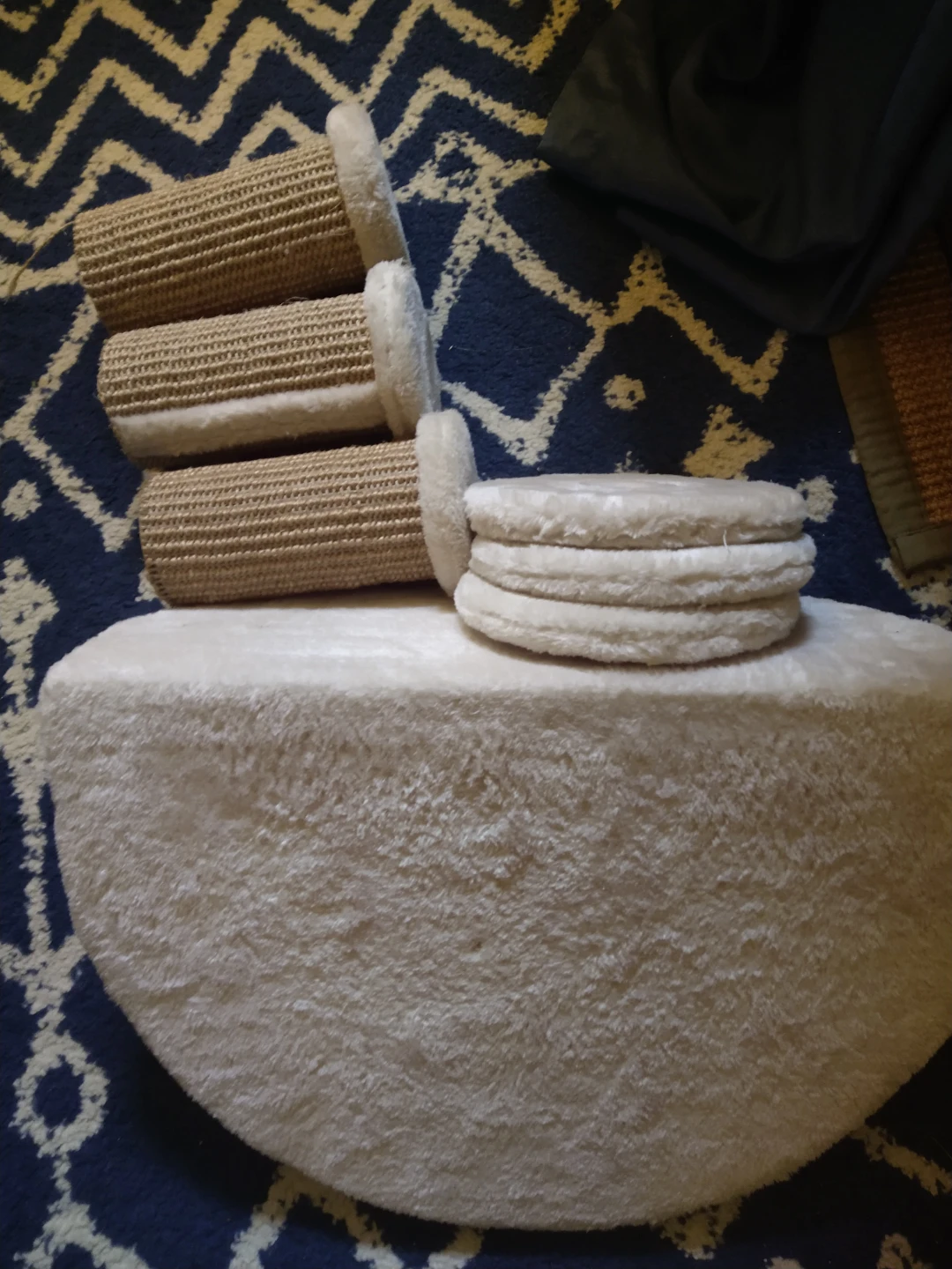 Cat wall/window Perch and scratchers and steps Beige