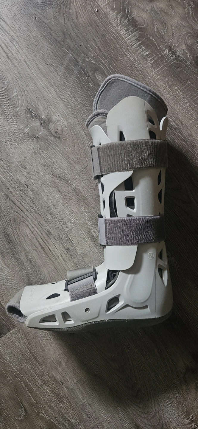 AirCast Walking Boot Size 3 - photo 2