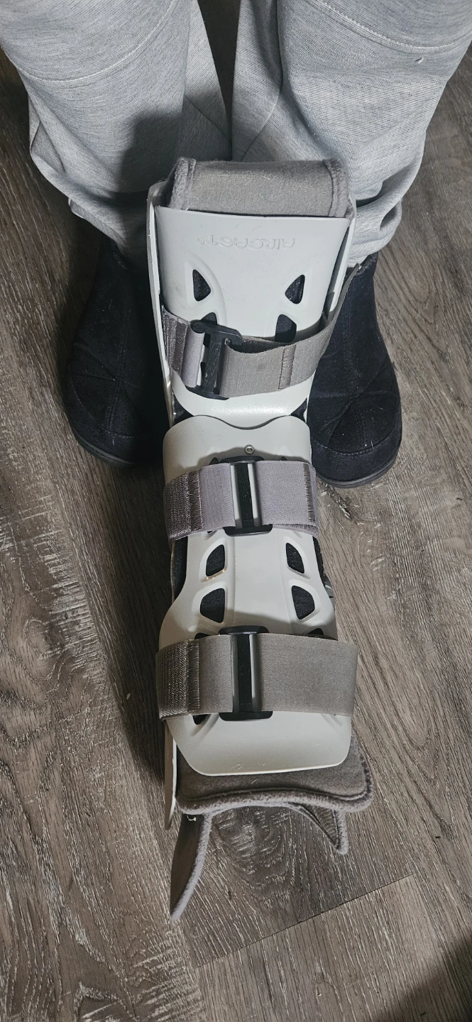 AirCast Walking Boot Size 3 - photo 4