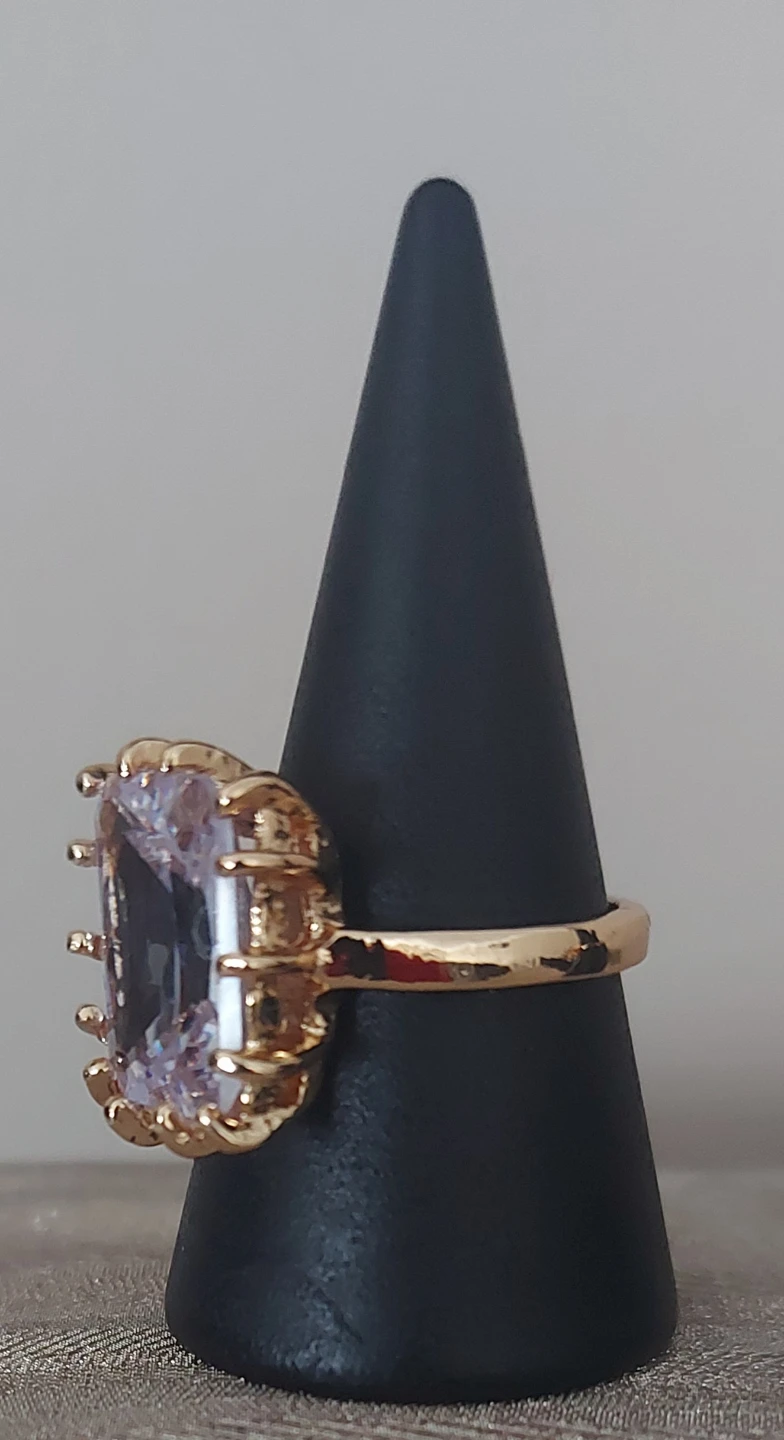 Gold-tone ring with large square clear stone - photo 2