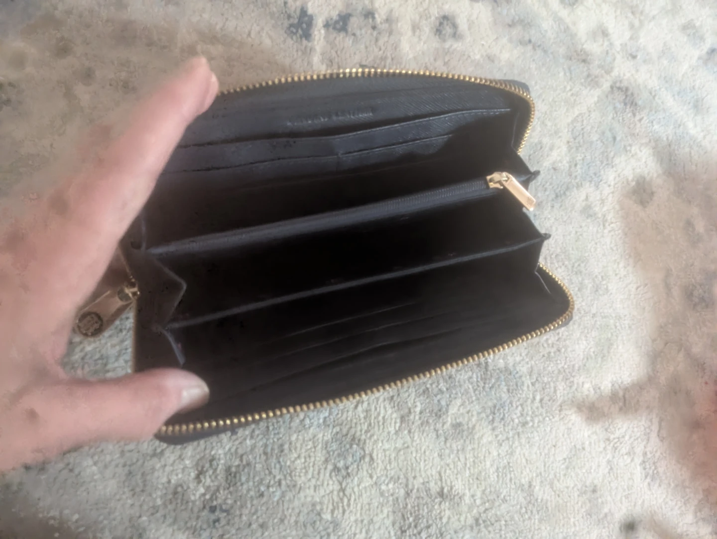 Tommy Hilfiger Zip Around Wallet - photo 3