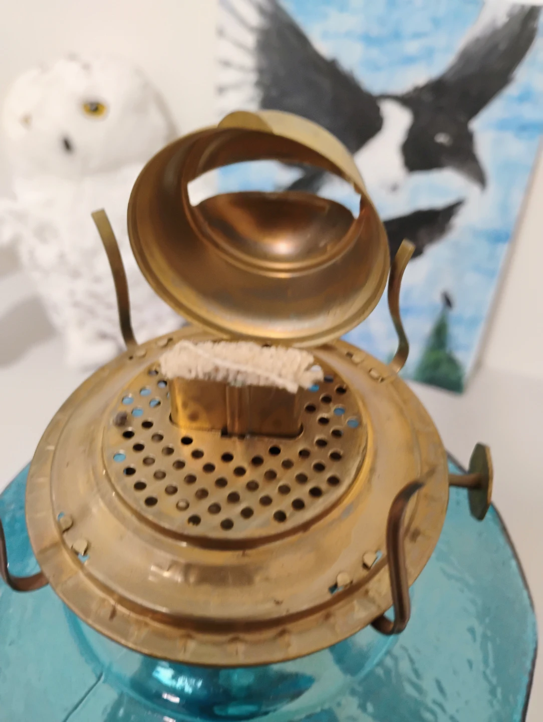 Rare find!! Blue Glass Oil Kerosene Lamp with Brass Burner - photo 4