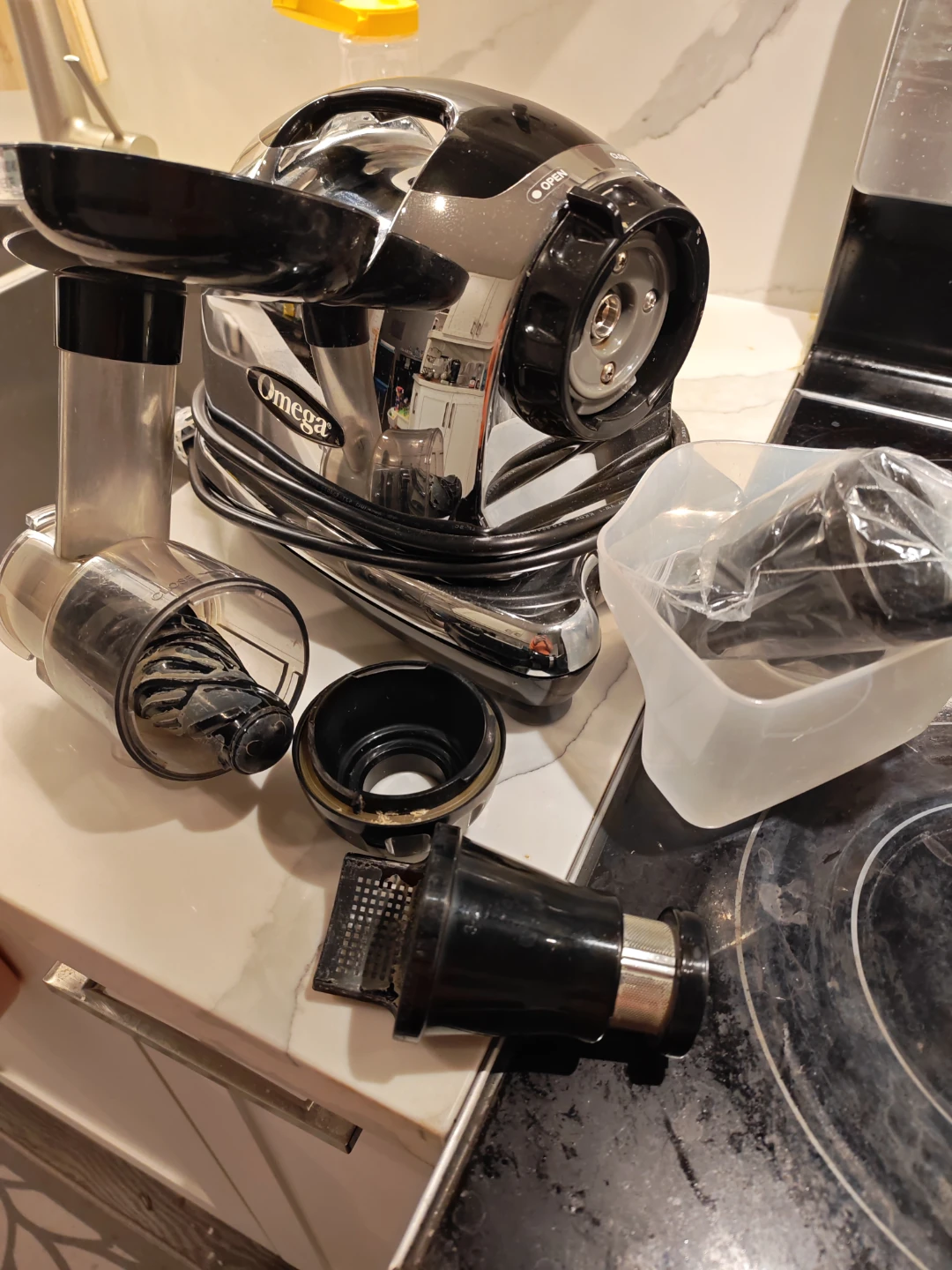 Omega Juicer model 8006 - photo 2