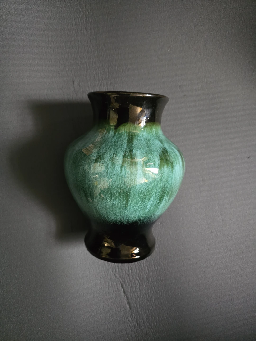 Green Drip 8" Glaze Ceramic Blue Mountain Vase read desc. - photo 5