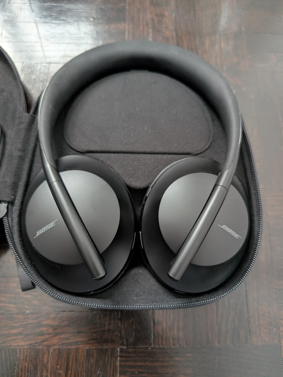 Bose Noise Cancelling Headphones 700