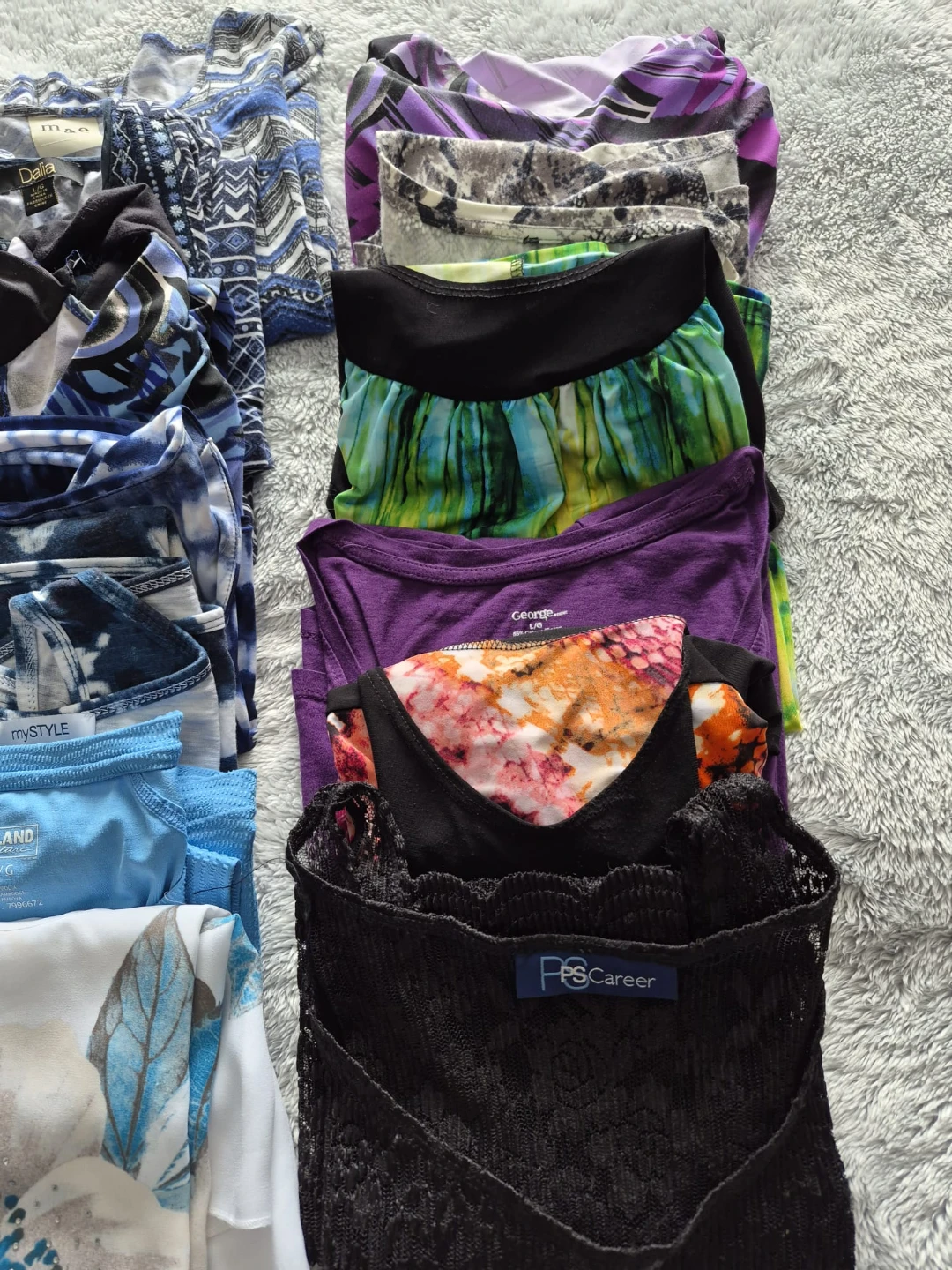 Bundle of Large Women's Tops - EUC - photo 4