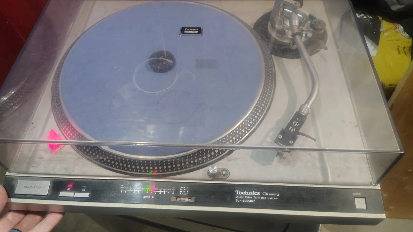 Technics SL-1800MK2 Quartz Direct Drive Turntable