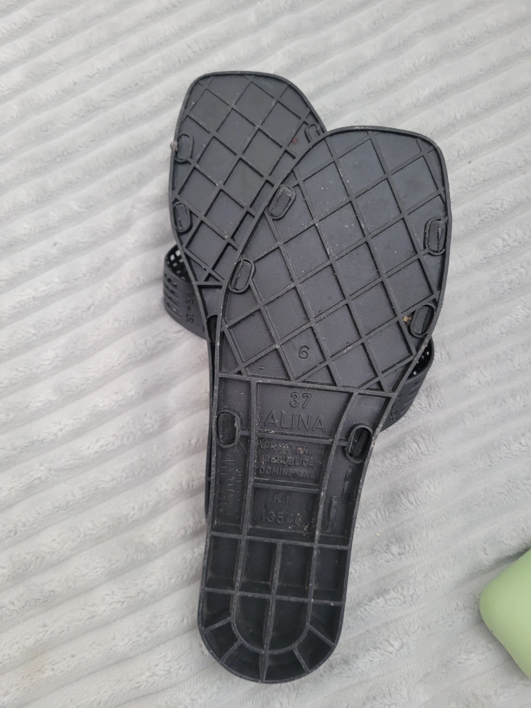 ALINA Black and White Flip Flops - Size 6 - photo 2