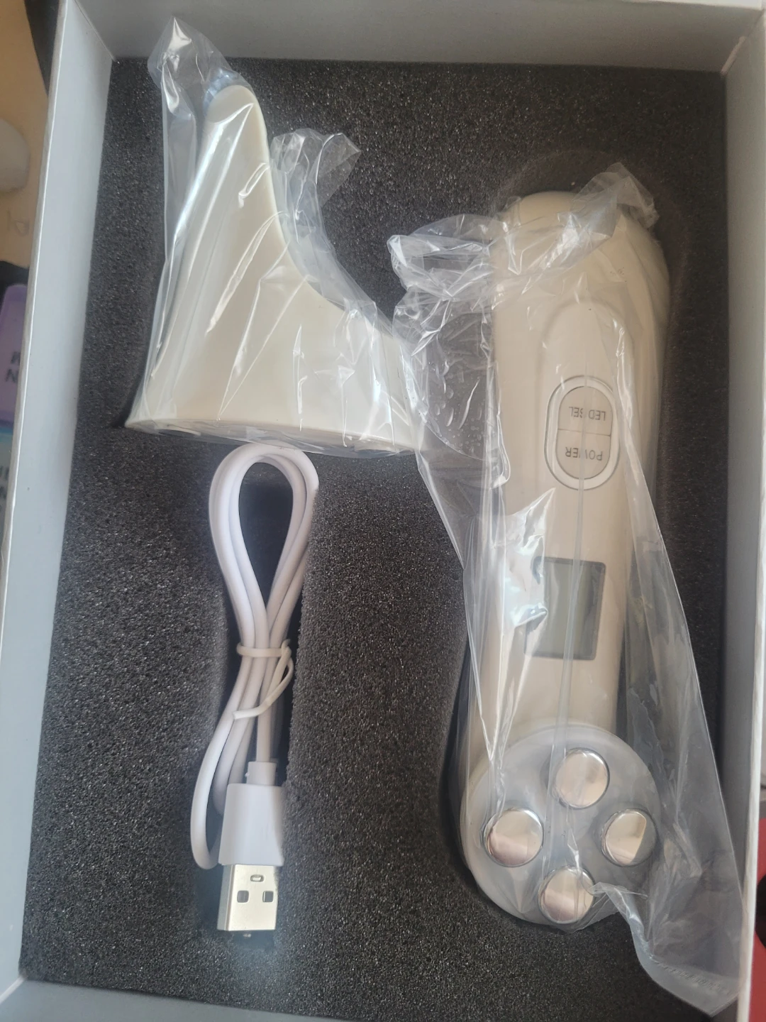 RF & EMS Beauty Instrument - photo 2