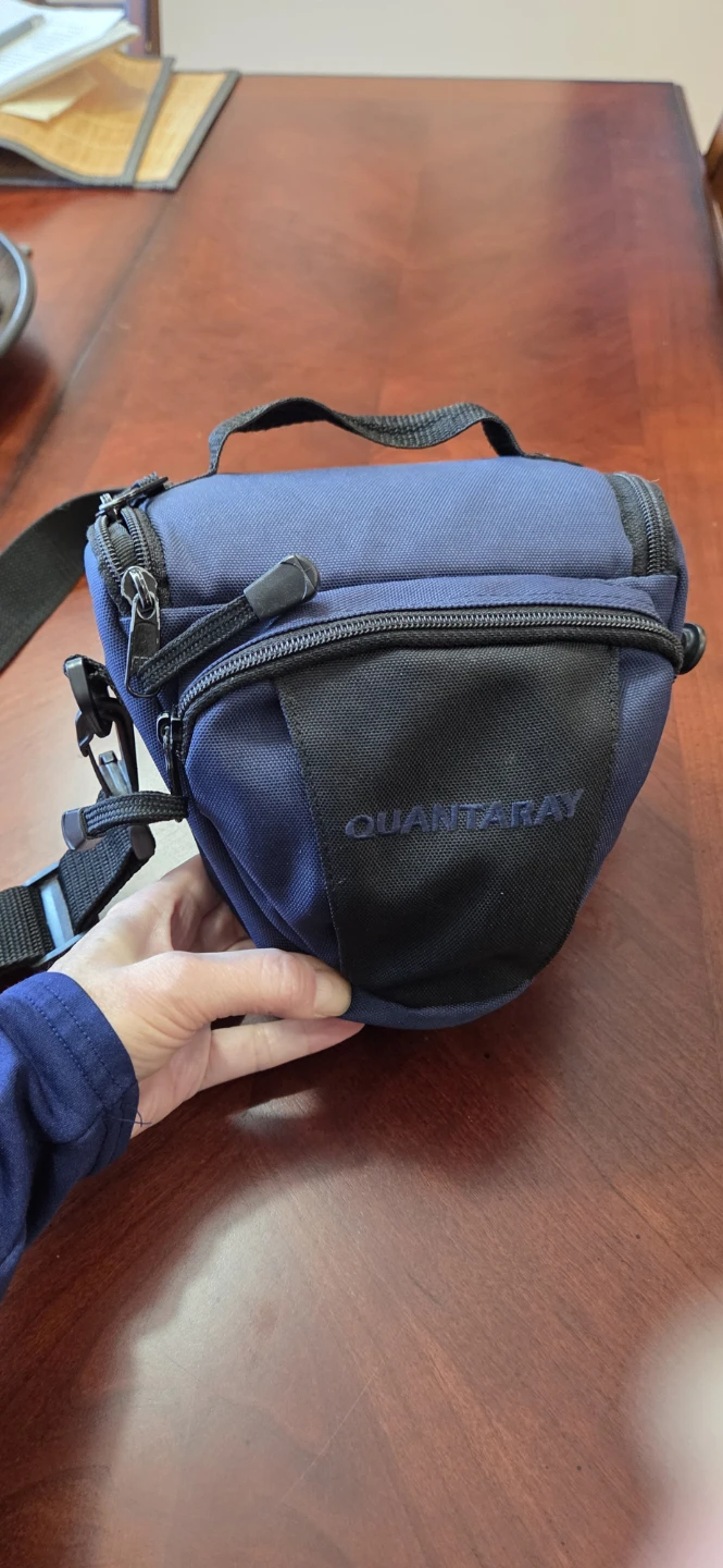 Canon EOS Rebel 2000 Camera with Quantaray Bag - photo 4