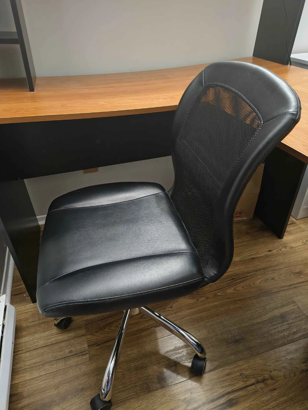 Black Office Chair - photo 2