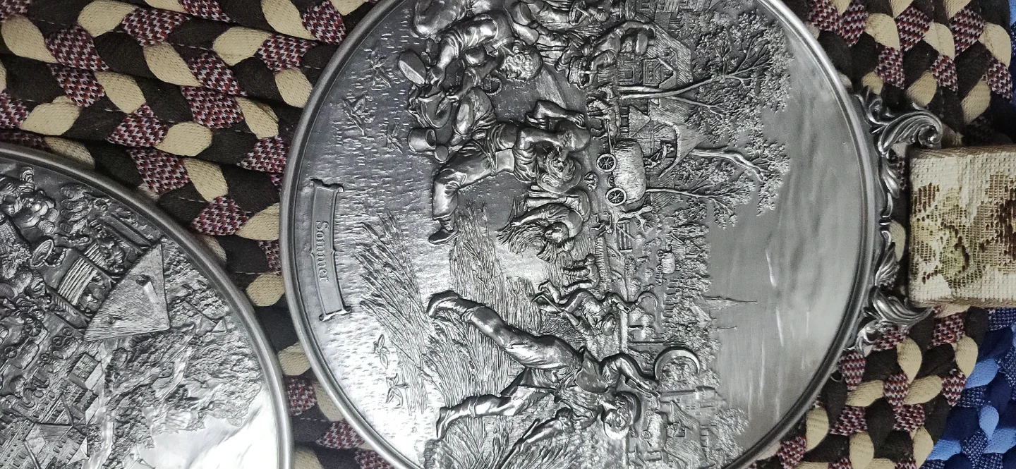 Set of 4 Decorative metal sesonal Plates - photo 3