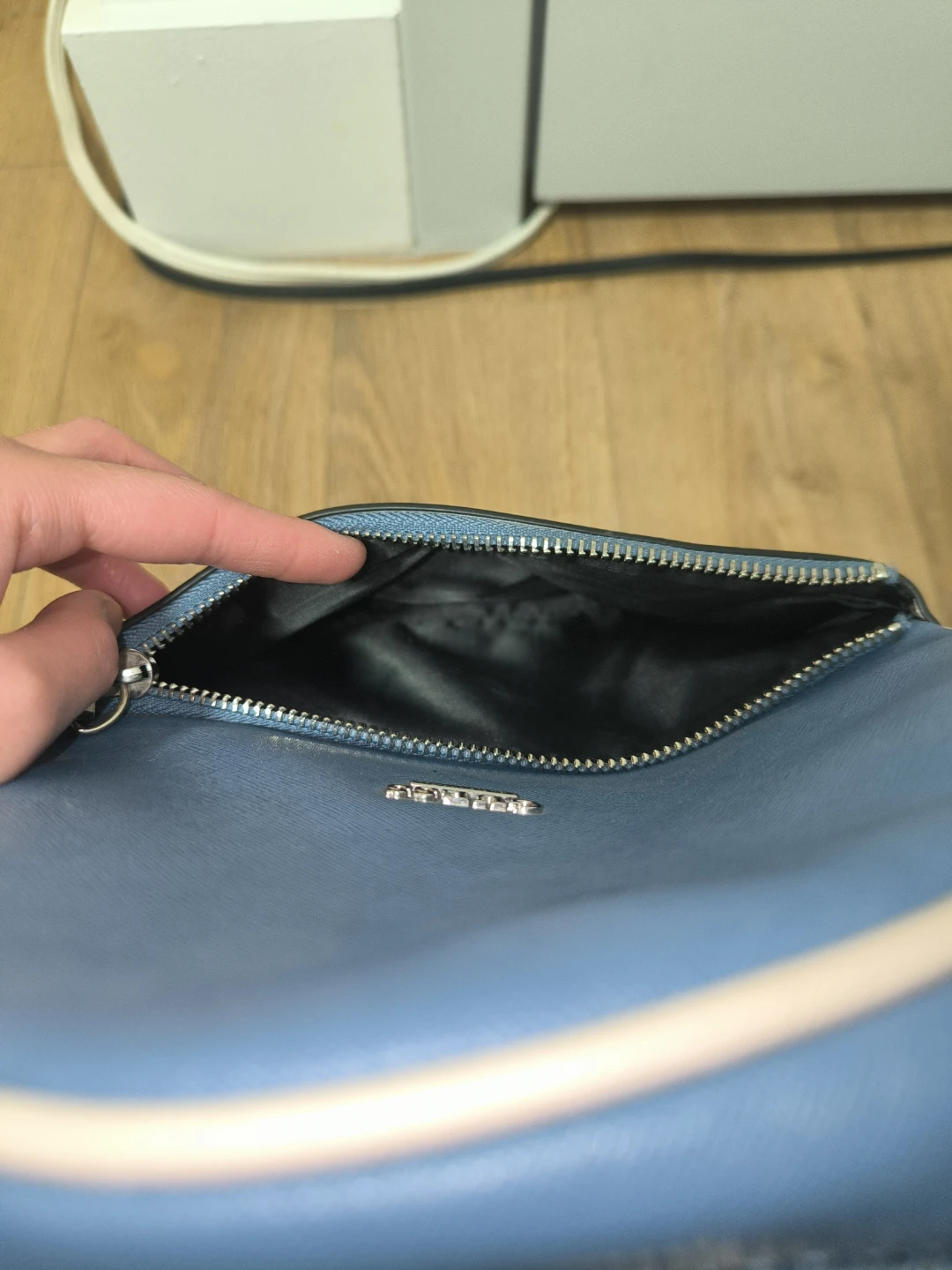 Mini Guess Backpack - photo 4