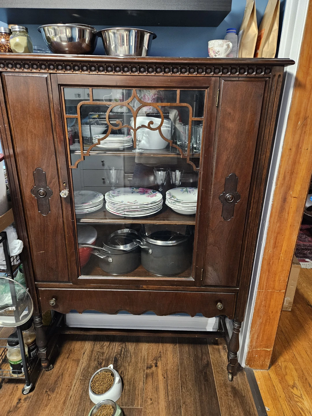 China Cabinet 42x14x59