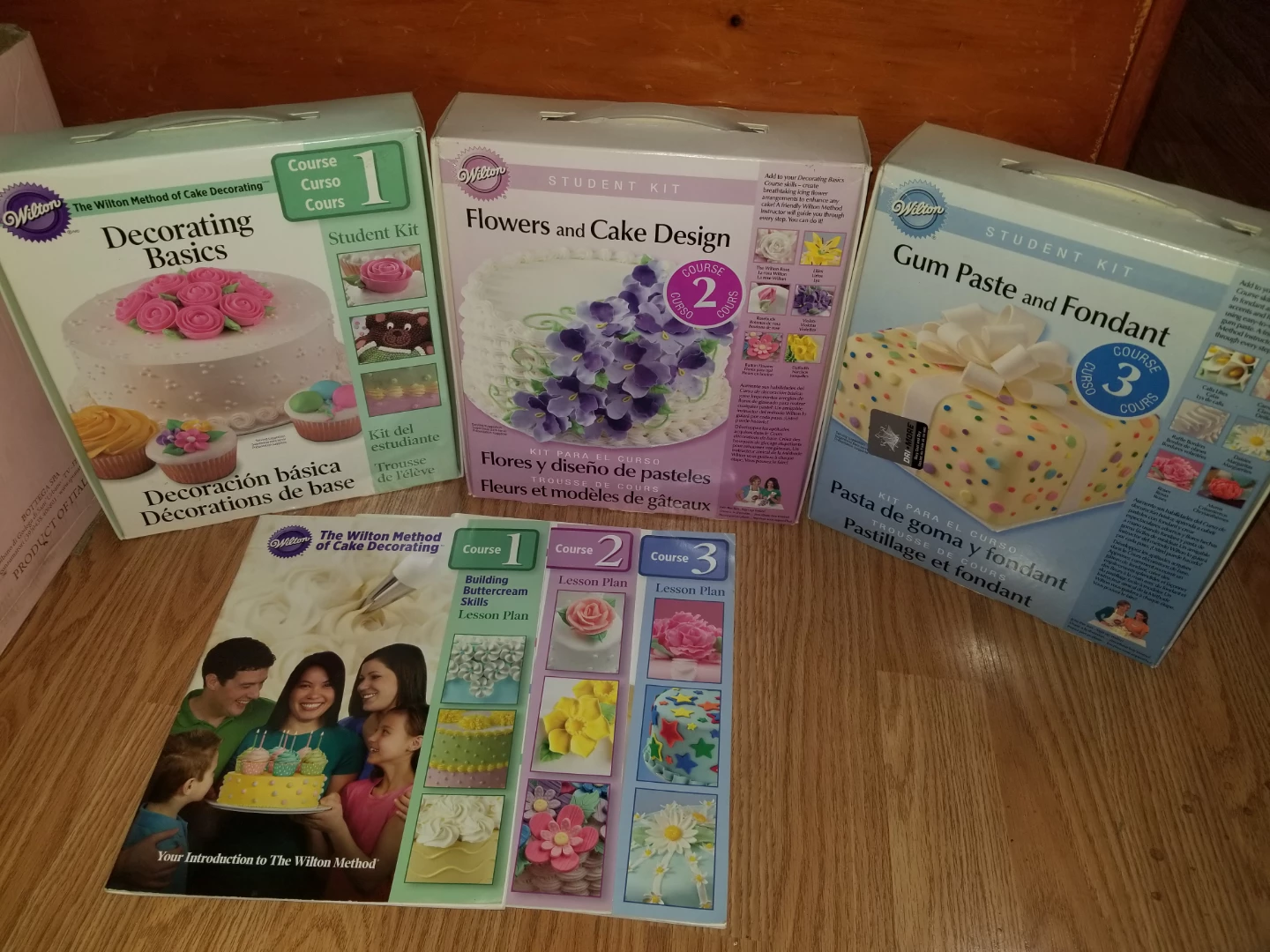 Wilton Method Cake Decorating Student Kits (3 Courses)
