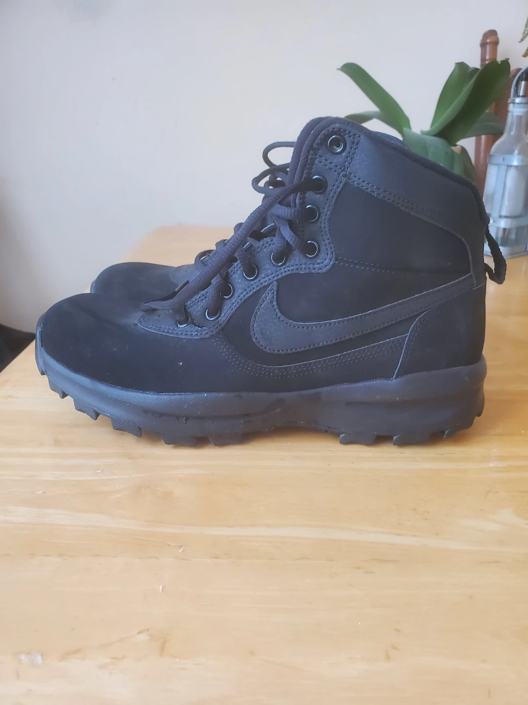 Nike Black High-Top Boots - photo 2