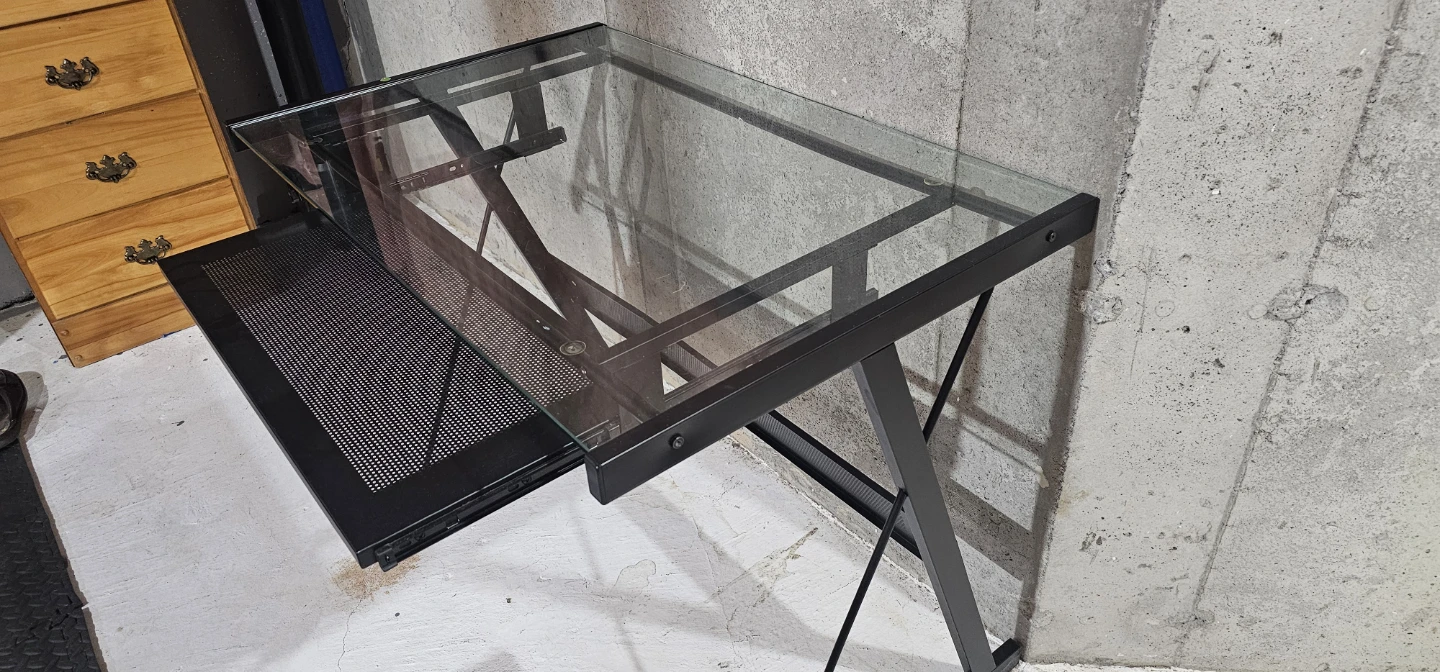 Glass top desk with pull-out keyboard tray - photo 2