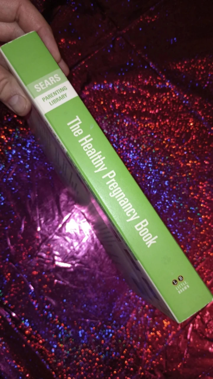 The Healthy Pregnancy Book by William Sears, MD - photo 3