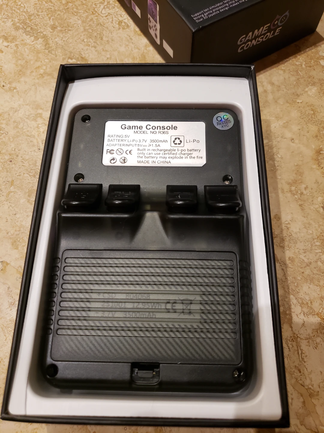 R36S Handheld Game Console - photo 3