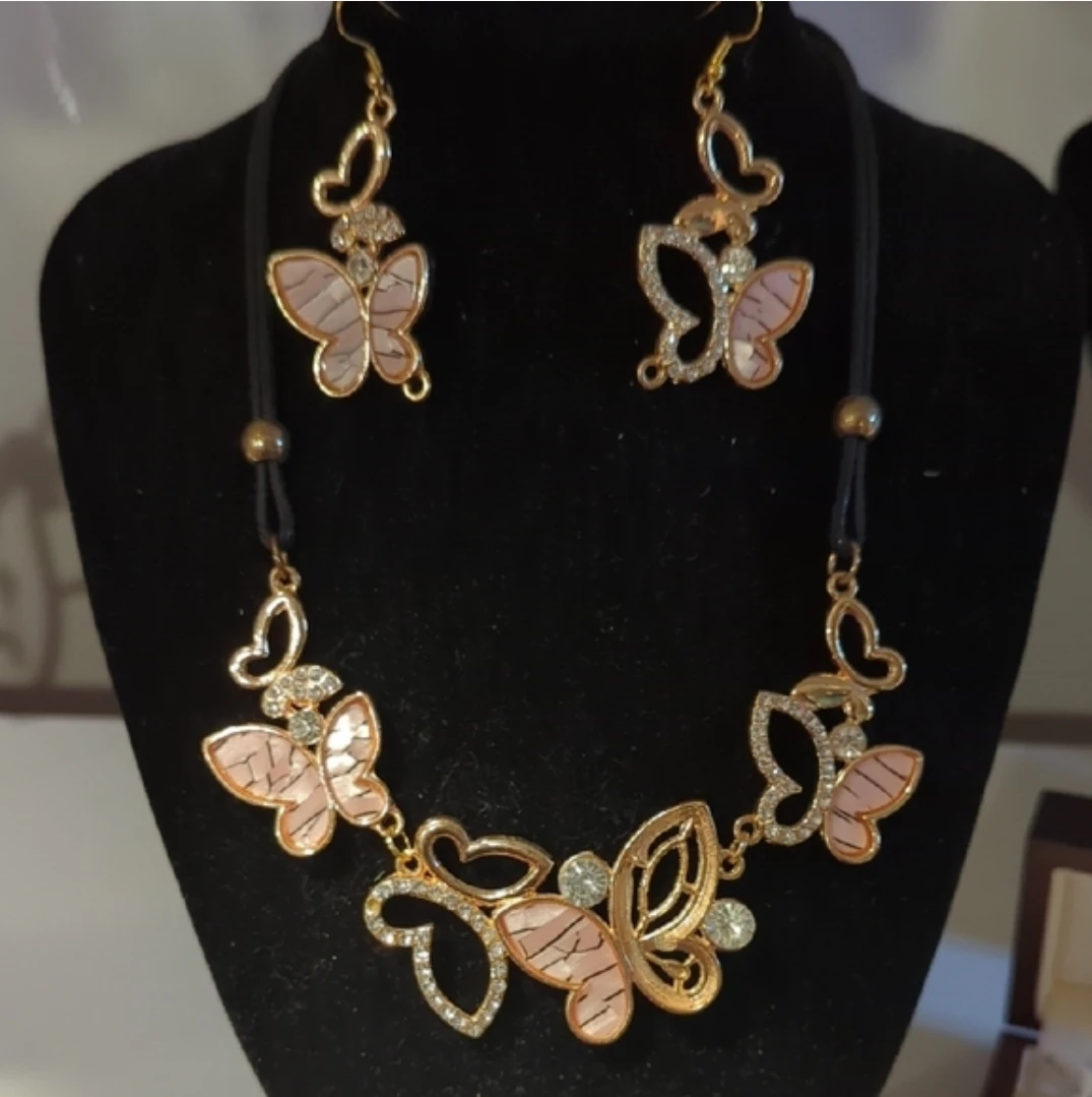Butterfly Necklace and Earring Set - photo 2