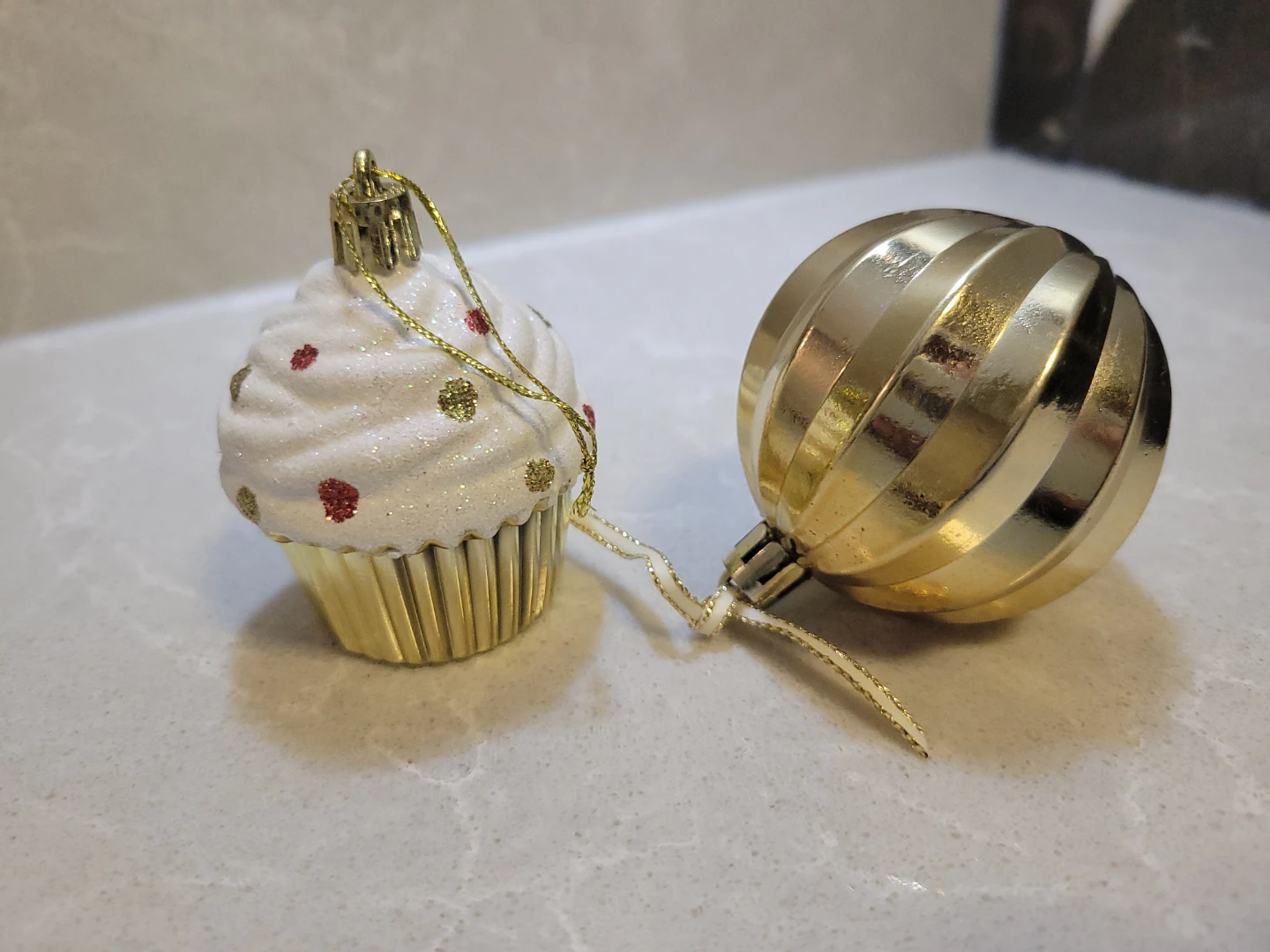 Decorations and Ornaments - Cupcake and Gold Ball 🏆