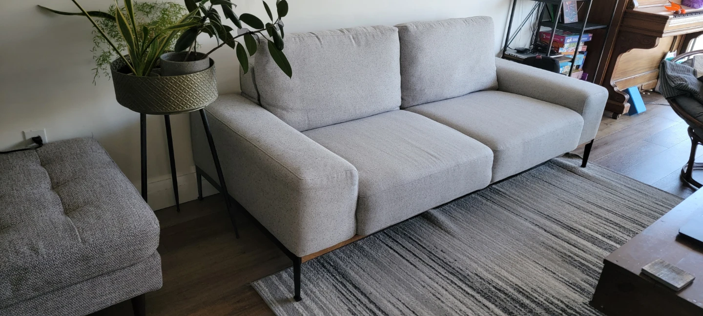 Light Grey Three-Seater Sofa with Modern Legs - photo 3