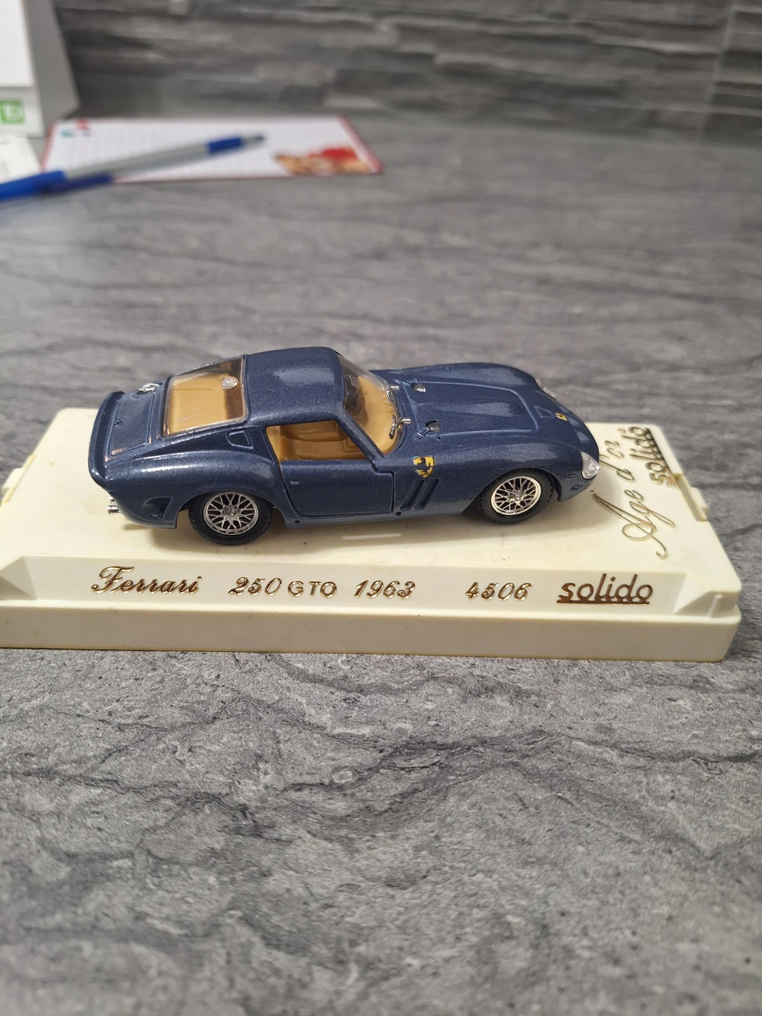 Solido 1:43 Scale Blue Ferrari 250 GTO 1963