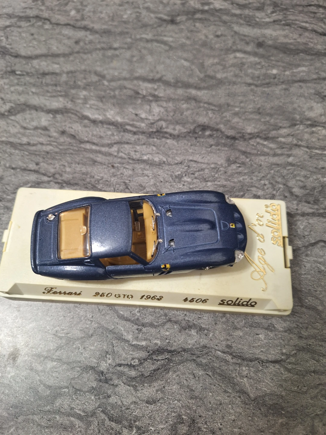 Solido 1:43 Scale Blue Ferrari 250 GTO 1963 - photo 2