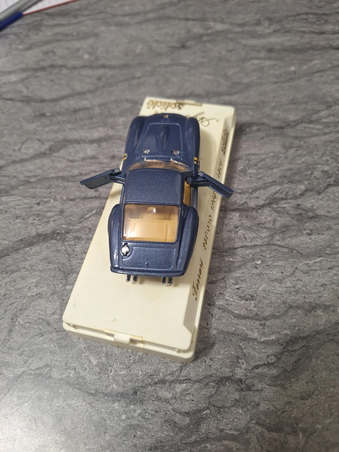Solido 1:43 Scale Blue Ferrari 250 GTO 1963 - photo 4