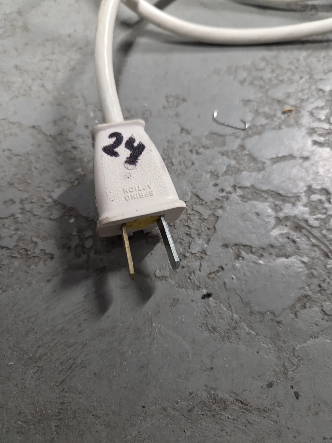 3 White Extension Cords - photo 2