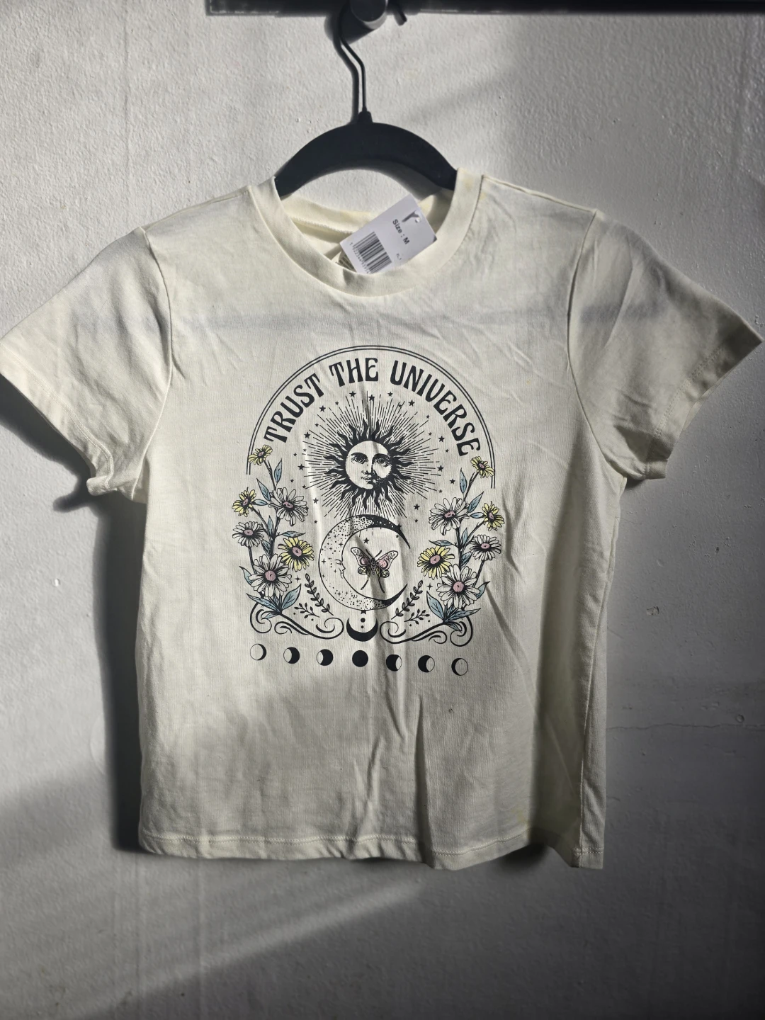 Cream Graphic T-Shirt crop Top Size M