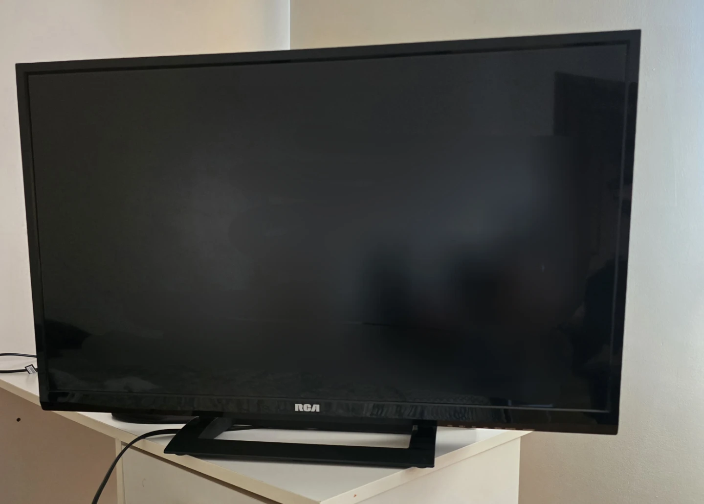 RCA 32" LED TV