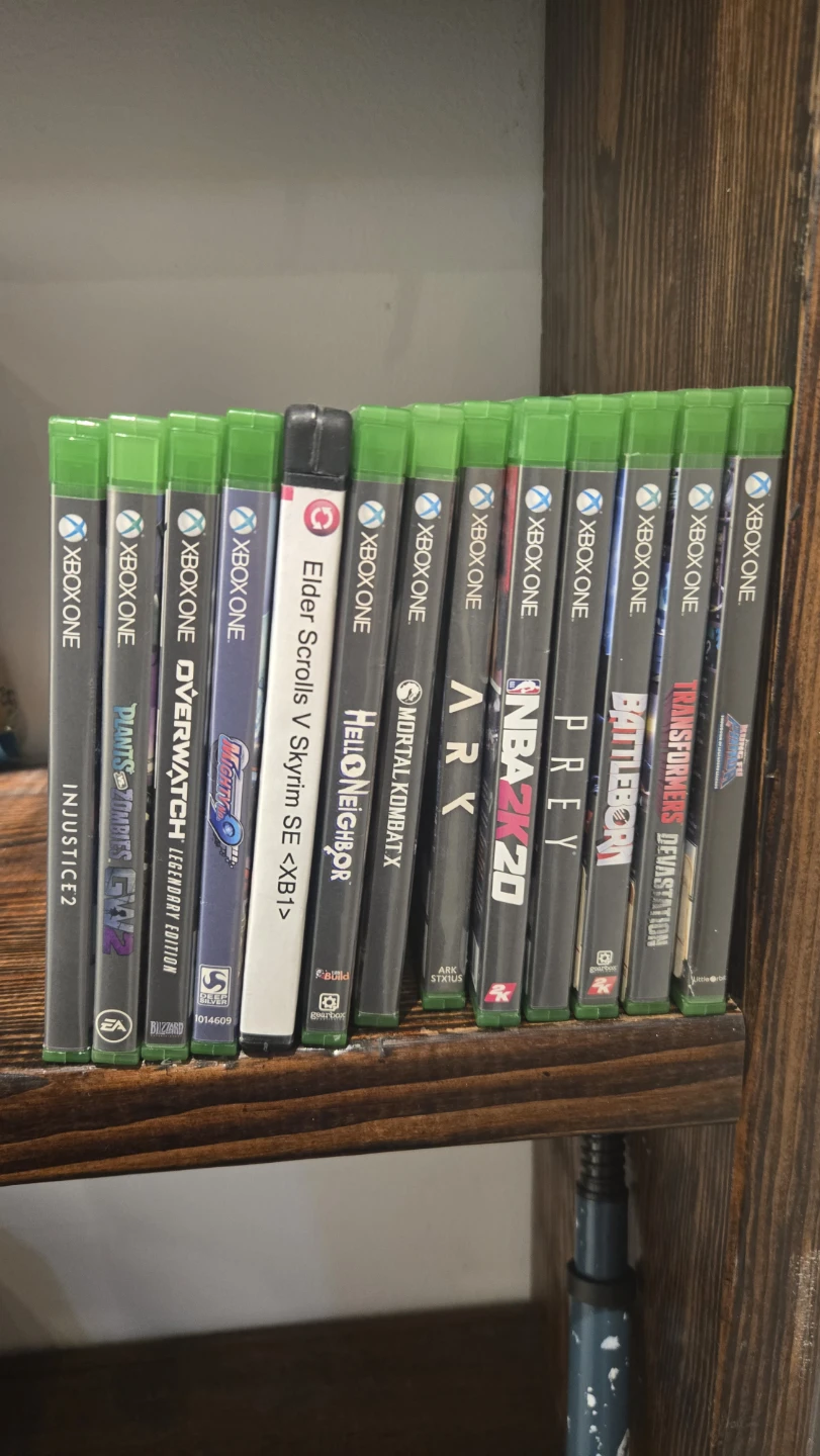 Xbox One Games Lot - 13 Injustice 2, Overwatch, Skyrim