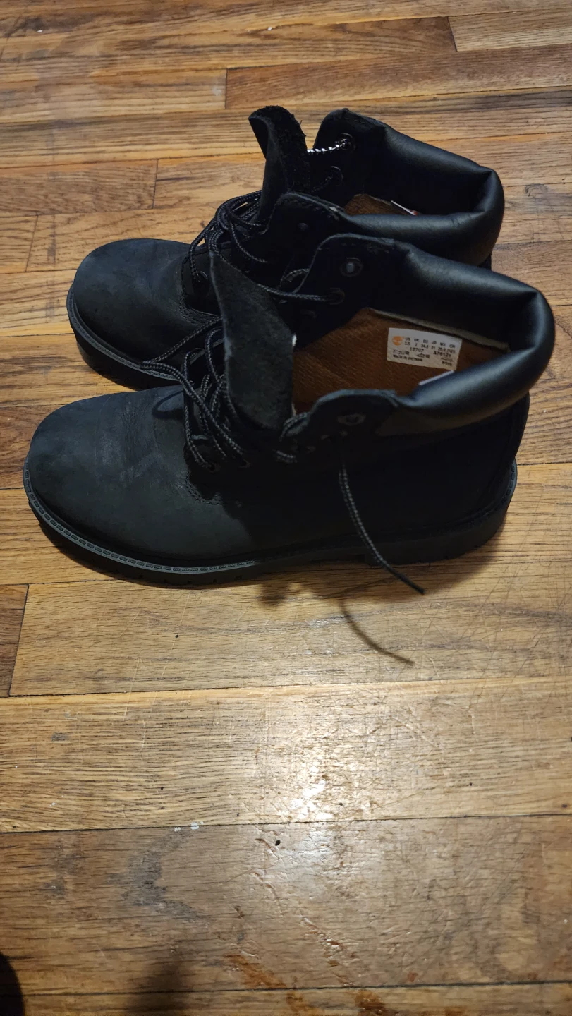 Timberland Black Suede Lace-Up Boots - photo 5