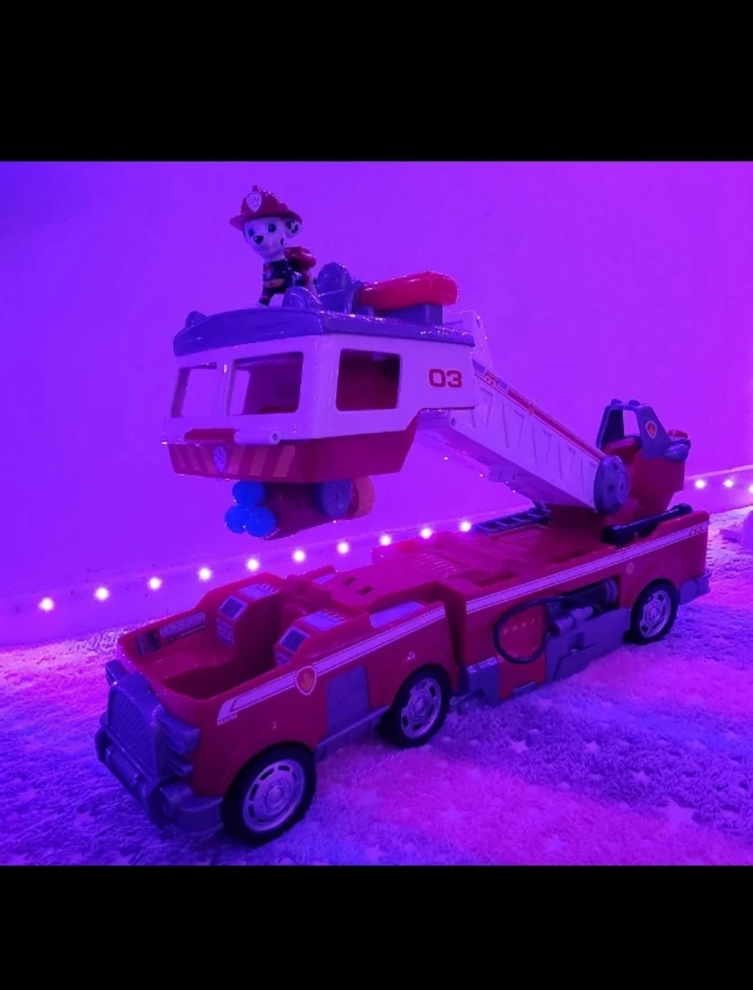 Paw Patrol Ultimate Rescue Fire Truck with Extendable Ladder