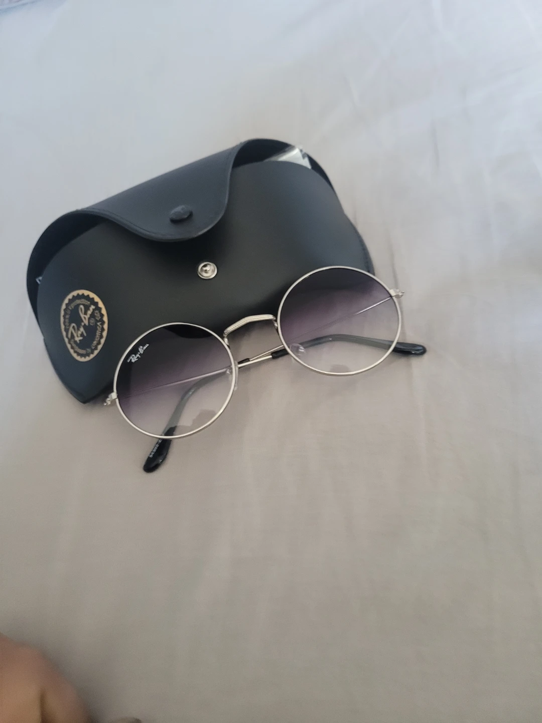 Ray-Ban Sunglasses with Case - photo 3
