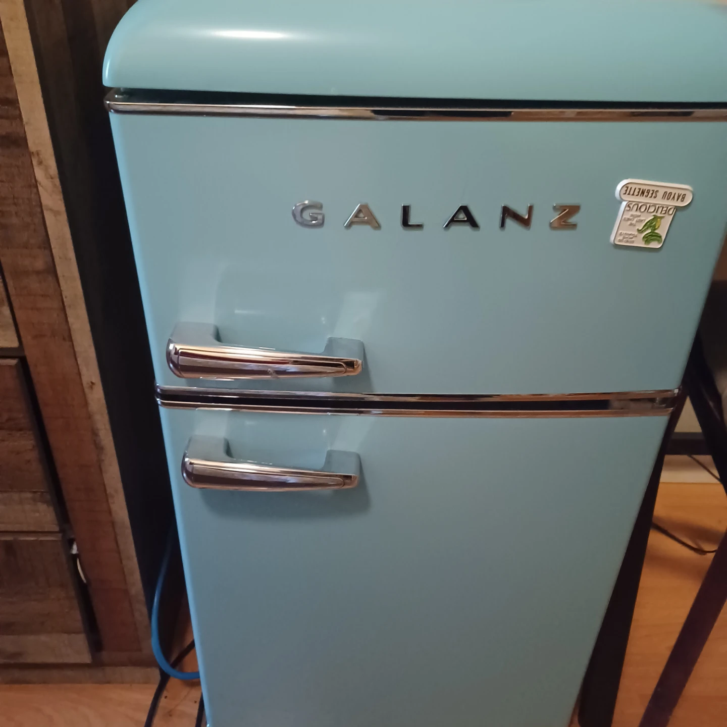 Galanz Retro Mini Fridge - photo 2