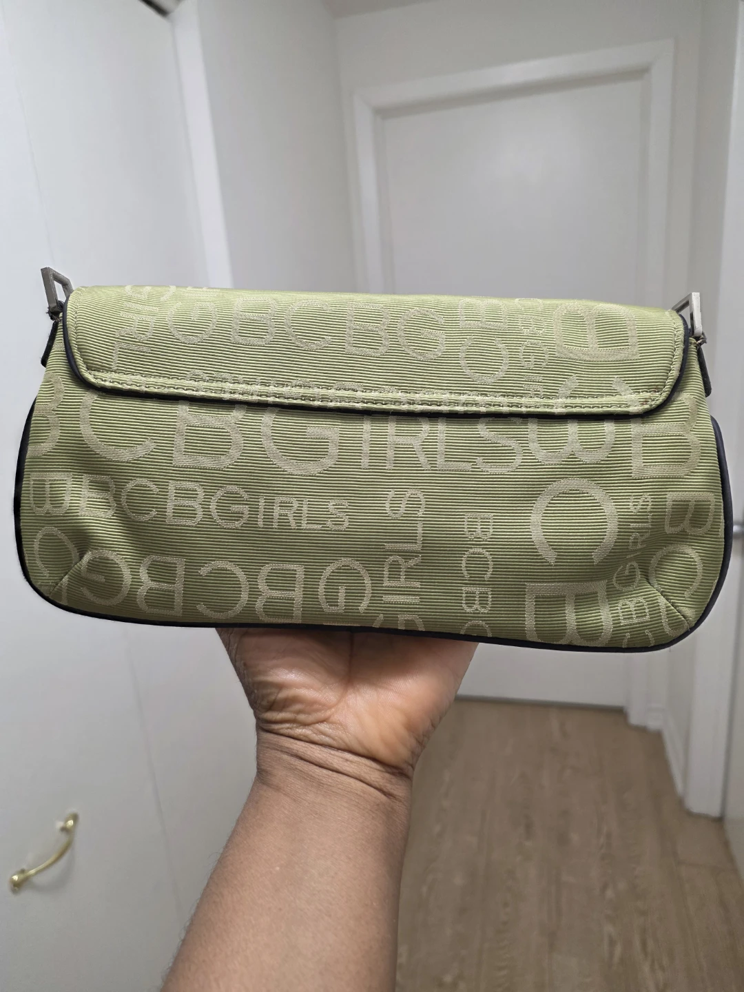 Green BCBGIRLS Shoulder Bag - photo 2