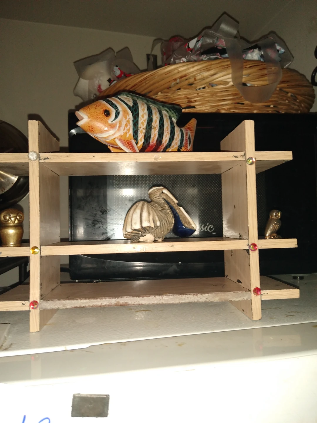 Small decorative shelf