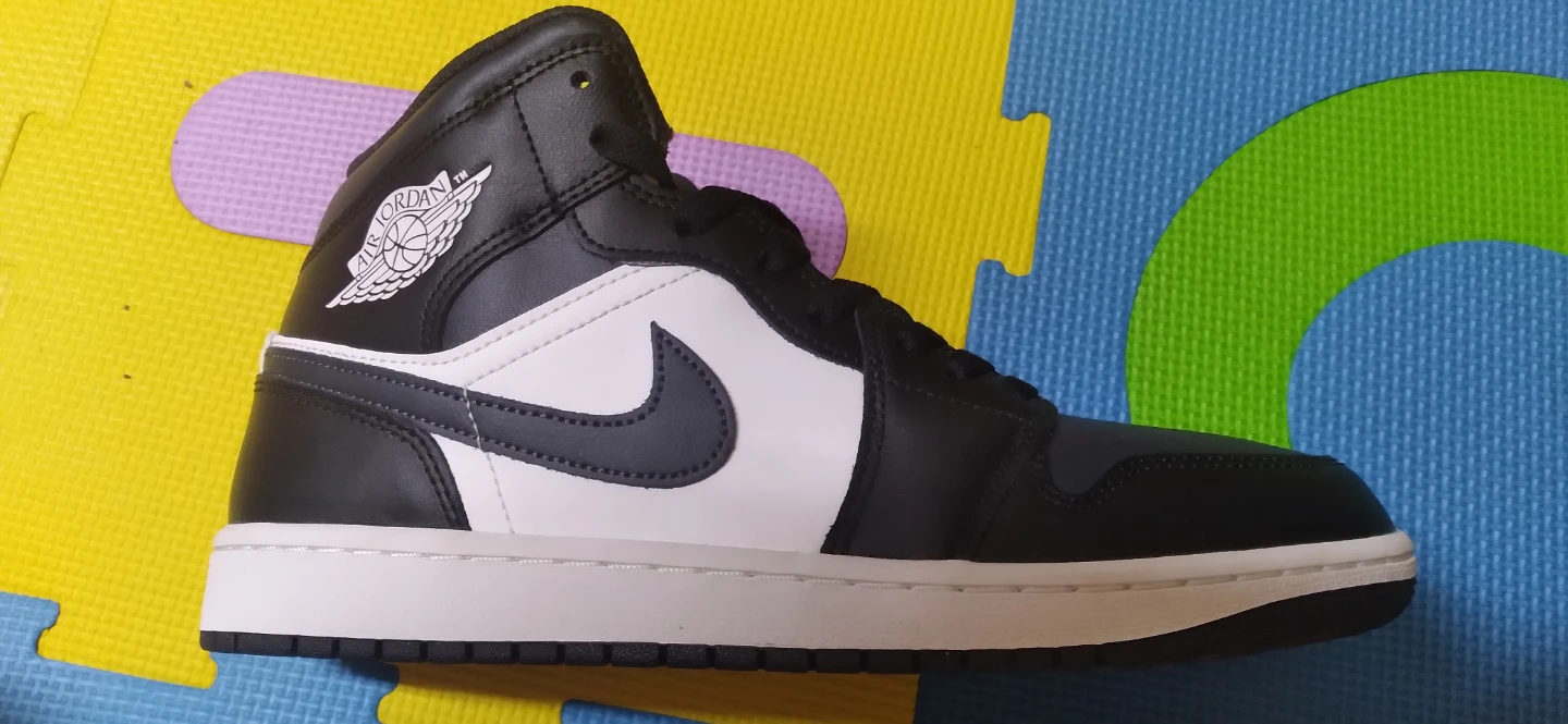 Air JORDAN 1 MID Size 9