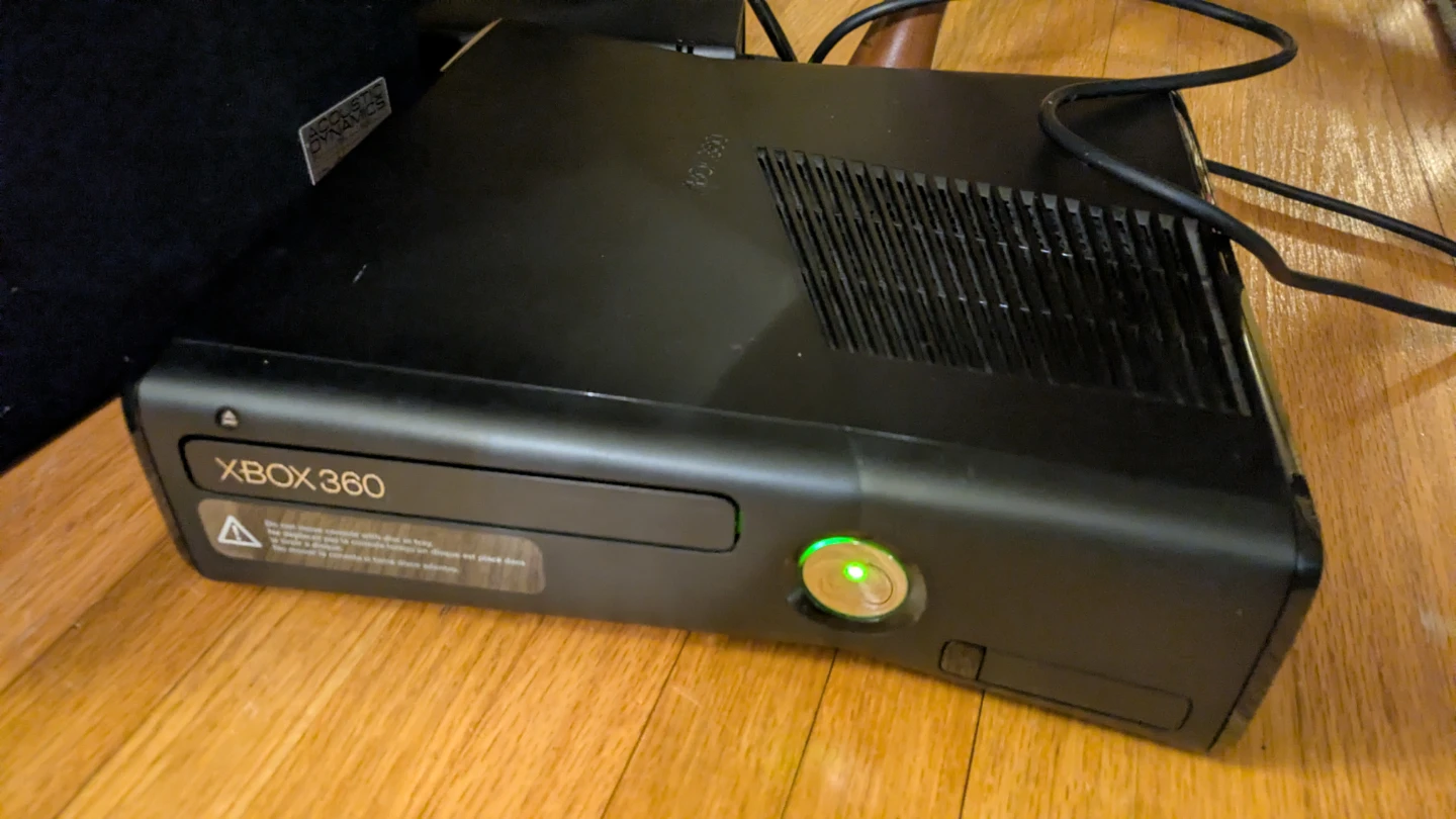 Xbox 360 Slim Bundle (250 GB)